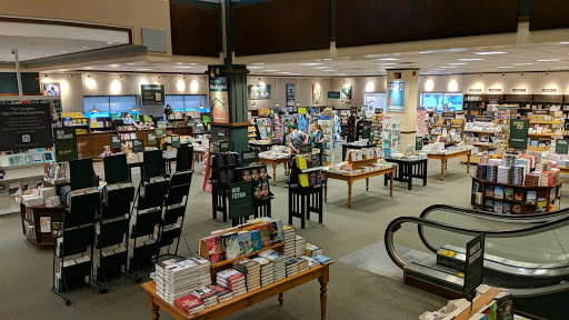 Book Store «Barnes & Noble», reviews and photos, 624 S Green River Rd, Evansville, IN 47715, USA