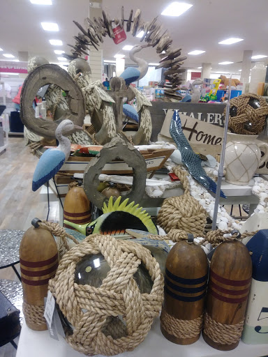 Department Store «HomeGoods», reviews and photos, 5530 Reseda Blvd, Tarzana, CA 91356, USA