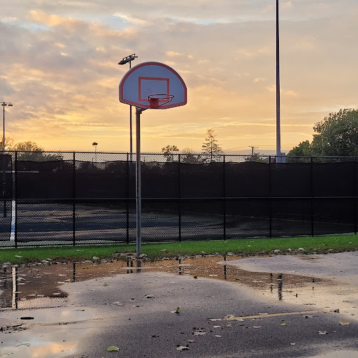 Park «Hinkley Park», reviews and photos, 25 Busse Hwy, Park Ridge, IL 60068, USA