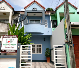 ฉัตรแก้วริมทะเล photo