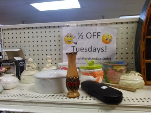 Thrift Store «Lighthouse Ministries», reviews and photos, 535 E Brandon Blvd, Brandon, FL 33511, USA