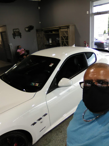 Car Dealer «LUXURY CAR OUTLET», reviews and photos, 751 W Roosevelt Rd, Lombard, IL 60106, USA