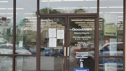 Thrift Store «Goodwill Windsor Woods Retail Store», reviews and photos, 229 S Rosemont Rd, Virginia Beach, VA 23452, USA