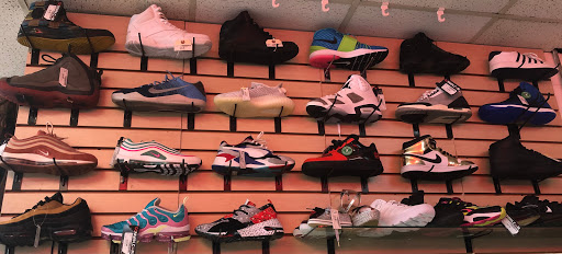 Pawn Shop «GC Pawn #6 - Gold N Connection», reviews and photos, 1472 N State Road-7, Lauderhill, FL 33313, USA