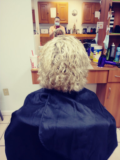 Hair Salon «Flippin Out Salon», reviews and photos, 3605 Sebring Pkwy, Sebring, FL 33870, USA