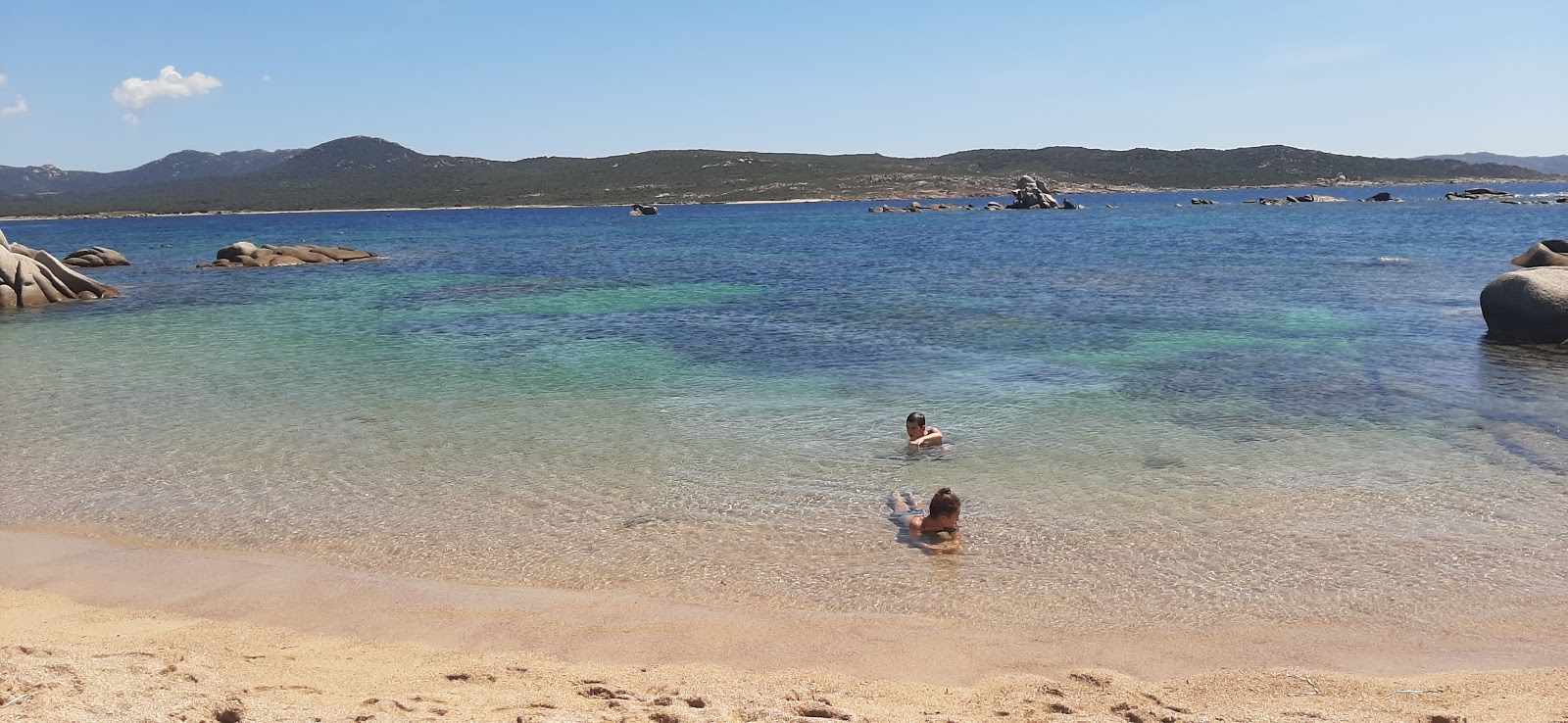 Photo de Figari beach - endroit populaire parmi les connaisseurs de la détente