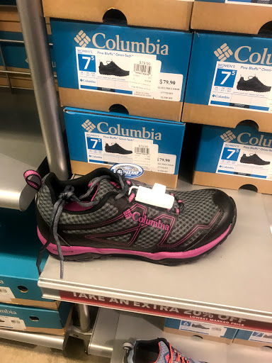Sportswear Store «Columbia Sportswear Outlet», reviews and photos, 6800 Oxon Hill Rd #600, Oxon Hill, MD 20745, USA