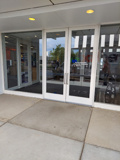 Shipping and Mailing Service «FedEx Office Ship Center», reviews and photos, 1315 W 22nd St #101, Oak Brook, IL 60523, USA