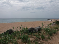 Photo de Platja de la Murtra entouré de montagnes
