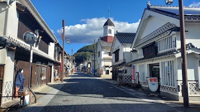 天領上下白壁の町並み