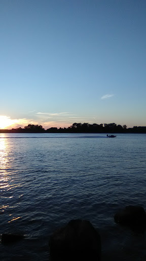 Tobacco Shop «Marina Pointe Tobacco Outlet», reviews and photos, 1827 Waterworks Rd, Evansville, IN 47713, USA