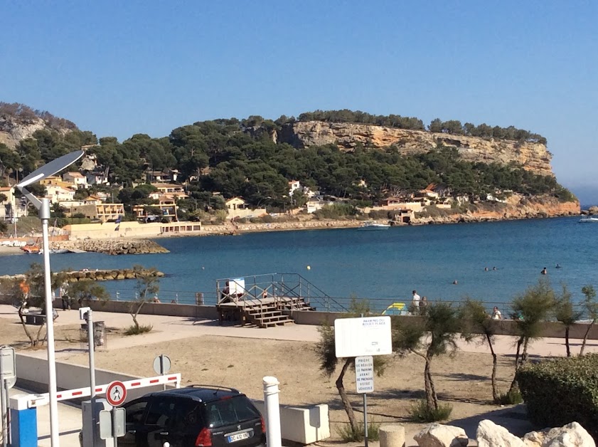 Front de mer les pieds dans l'eau à Carry-le-Rouet (Bouches-du-Rhône 13)