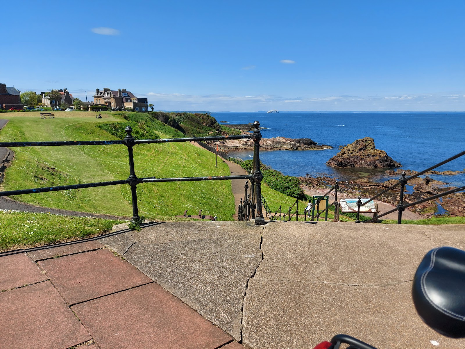 Foto von Dunbar Beach Access Path mit geräumige bucht