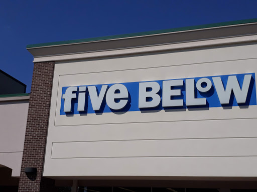 Variety Store «Five Below», reviews and photos, 2145 S Telegraph Rd, Bloomfield Hills, MI 48302, USA