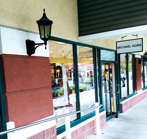 Fashion Accessories Store «Michael Kors», reviews and photos, 20-A Killingworth Turnpike #430, Clinton, CT 06413, USA