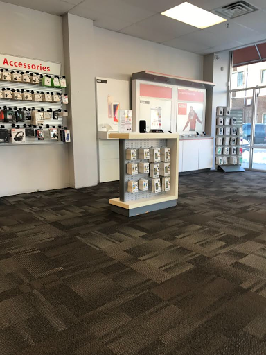 Cell Phone Store «Verizon», reviews and photos, 1857 E Kenilworth Pl, Milwaukee, WI 53202, USA