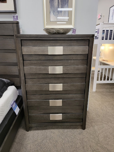 Furniture Store «Raymour & Flanigan Furniture and Mattress Store», reviews and photos, 1360 S Washington St, North Attleborough, MA 02760, USA