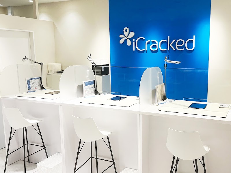 iCracked Store ペリエ稲毛