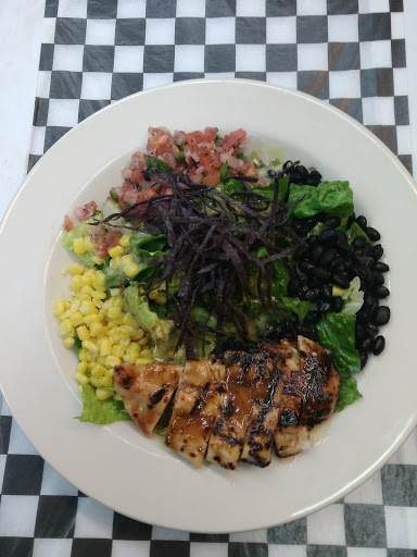 Sports Bar «Brass Rail Sports Bar, Restaurant & Pool Hall», reviews and photos, 4940 NE 81st St, Kansas City, MO 64119, USA