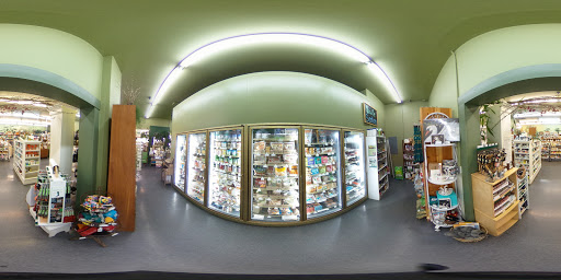 Grocery Store «Bear Foods Natural Market», reviews and photos, 125 E Woodin Ave, Chelan, WA 98816, USA