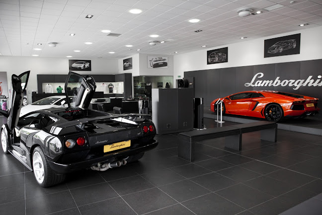 Lamborghini Edinburgh - Car rental agency