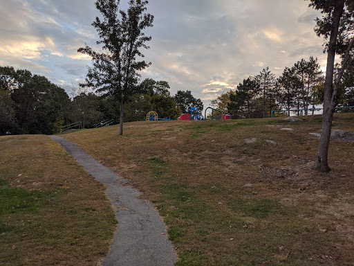 Memorial Park «Captain Stephen Olney Memorial Park», reviews and photos, Smithfield Rd, North Providence, RI 02904, USA