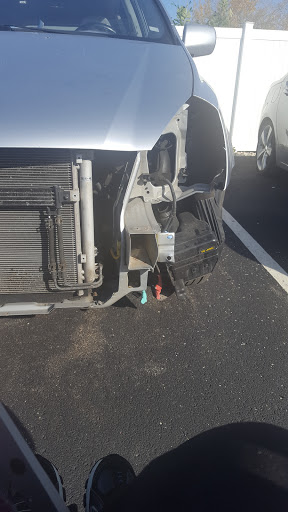 Auto Body Shop «ABRA Auto Body & Glass», reviews and photos, 2300 W Florist Ave, Glendale, WI 53209, USA