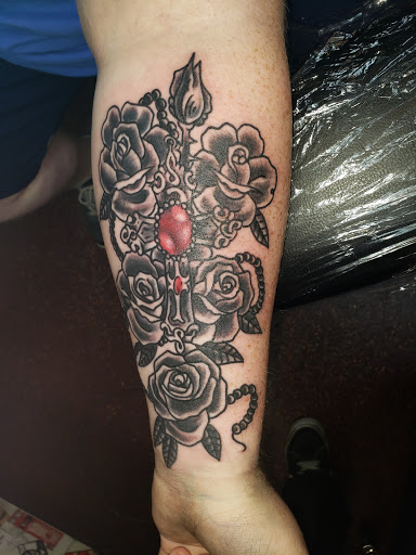 Tattoo Shop «Jinx Proof Tattoo Emporium», reviews and photos, 735 W Walnut St, Johnson City, TN 37604, USA