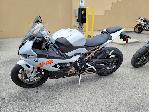 BMW Motorcycle Dealer «BMW Motorcycles of Louisville», reviews and photos, 1700 Arthur St, Louisville, KY 40208, USA