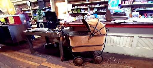 Restaurant «Old Delina Country Store», reviews and photos, 4397 John Barnes Rd, Cornersville, TN 37047, USA