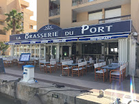 Photos du propriétaire du Bar-restaurant à huîtres LA BRASSERIE DU PORT à Bormes-les-Mimosas - n°4