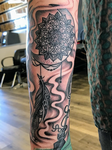 Tattoo Shop «Palace Art Tattoo», reviews and photos, 1779 Thousand Oaks Blvd, Thousand Oaks, CA 91362, USA