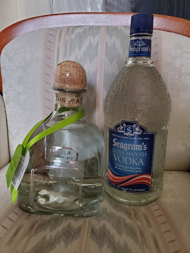 Liquor Store «Mission Liquor Store», reviews and photos, 1801 E Washington Blvd, Pasadena, CA 91104, USA