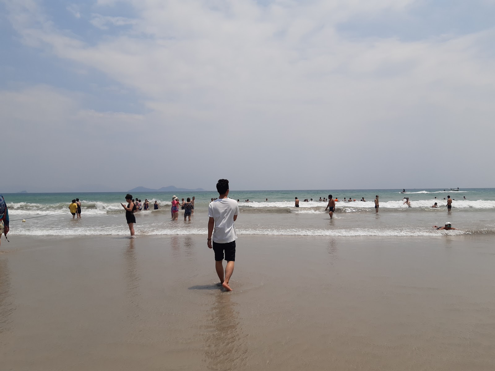 Ninh Hoa Beach'in fotoğrafı çok temiz temizlik seviyesi ile