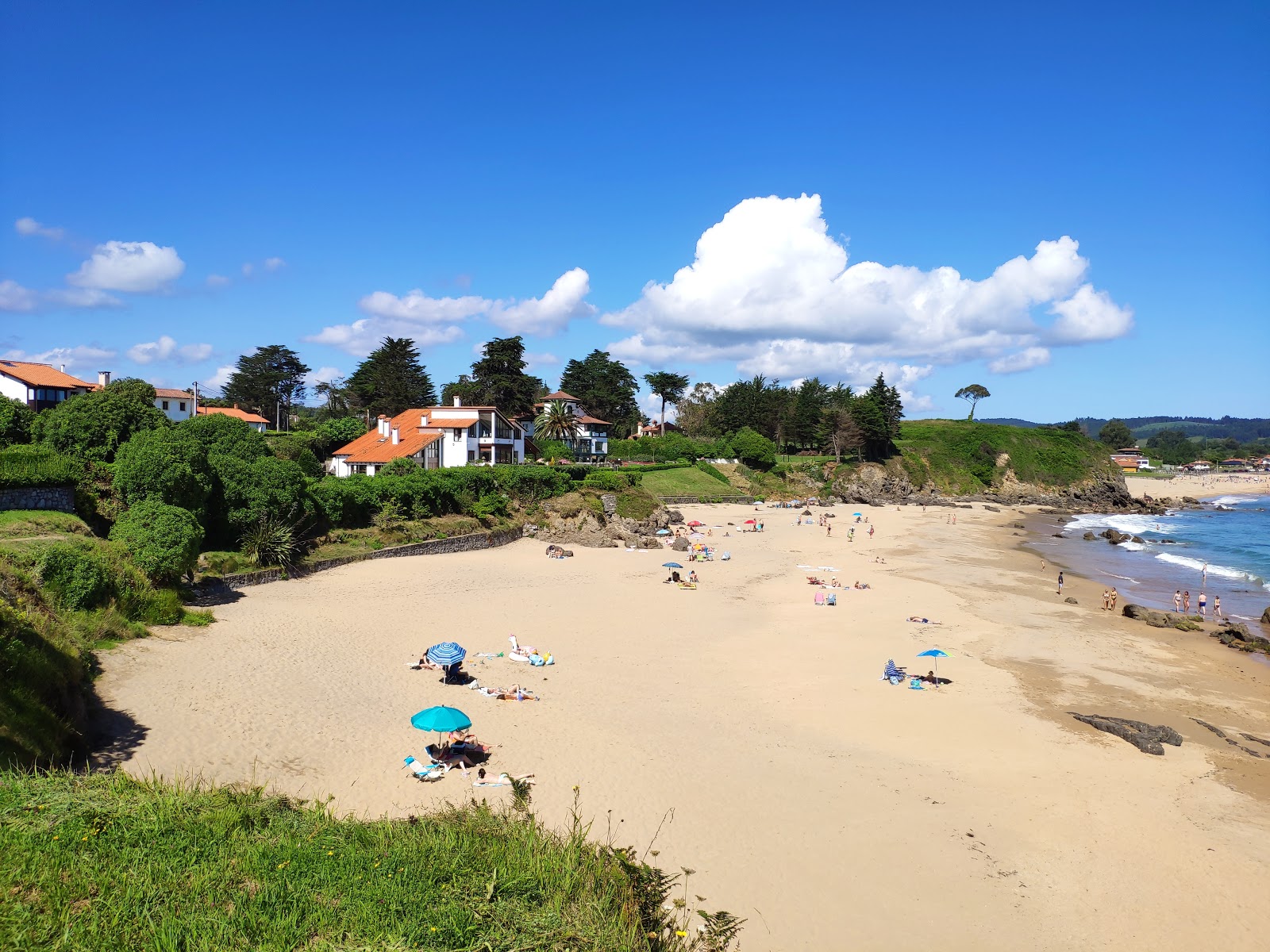Playa de El Barrigon'in fotoğrafı geniş bir kıyı şeridi ile birlikte