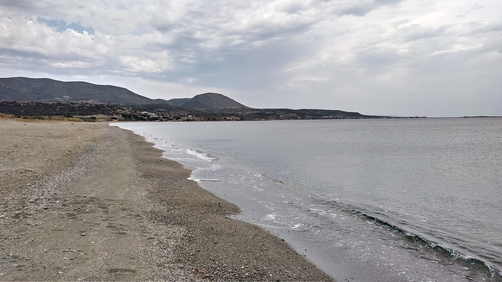 Harakia beach的照片 带有碧绿色纯水表面