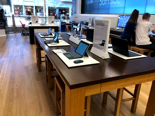 Computer Store «Microsoft Store - Park Meadows Mall», reviews and photos, 8505 Park Meadows Center Dr #2095, Lone Tree, CO 80124, USA