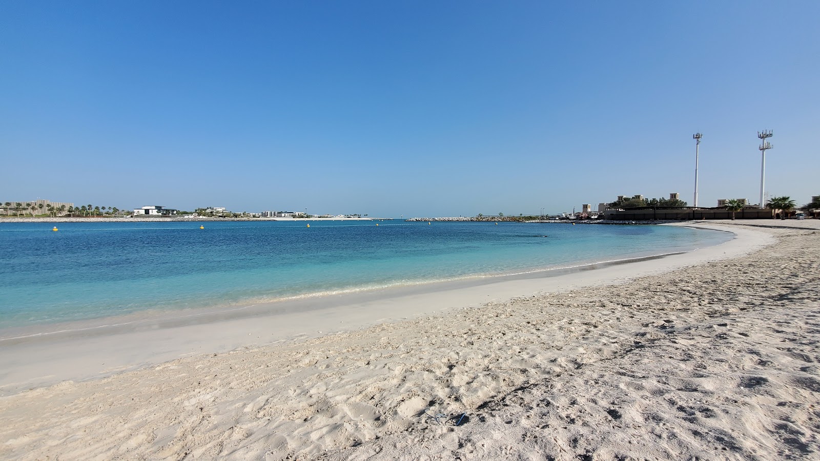 Fotografija Open beach z svetel fin pesek površino