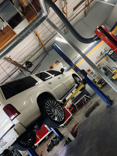 Auto Repair Shop «Stamps Auto», reviews and photos, 711 S Lindsay Rd, Gilbert, AZ 85296, USA