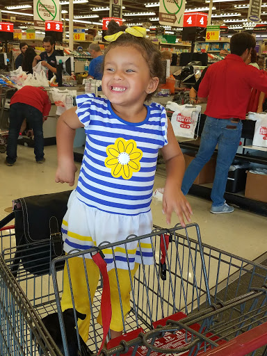 Grocery Store «H-E-B Grocery», reviews and photos, 207 E South St, Alvin, TX 77511, USA