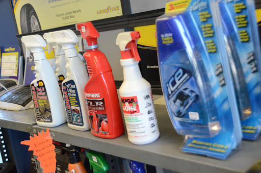 Tire Shop «R & T Tire Pros», reviews and photos, 17016 Clover Rd, Noblesville, IN 46060, USA