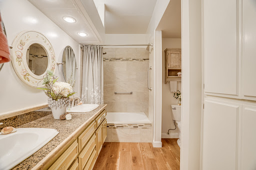 Lori Loucks, Seven Gables Real Estate REALTOR, CNE, SRES image