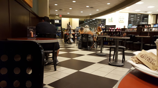 Book Store «Barnes & Noble Booksellers South Corona», reviews and photos, 2470 Tuscany St #101, Corona, CA 92881, USA