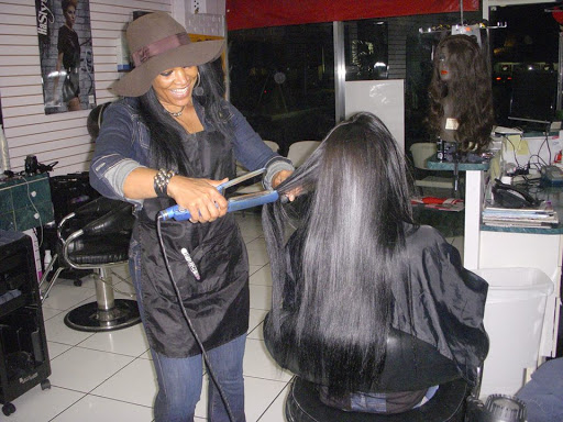 Hair Salon «Prima Dominican Hair Salon Miami», reviews and photos, 1615 NE 163rd St, North Miami Beach, FL 33162, USA
