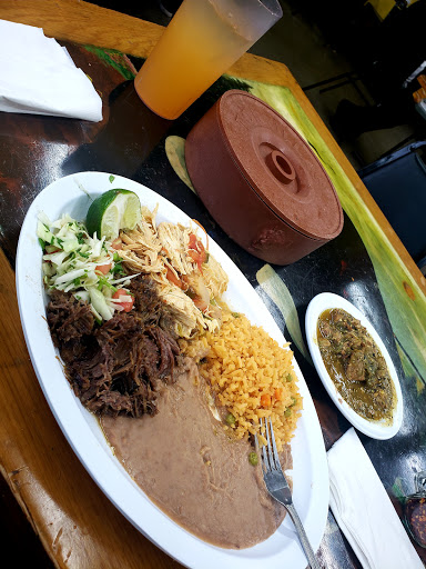 Mexican Restaurant «Los Alamos», reviews and photos, 1667 Summit St, Kansas City, MO 64108, USA