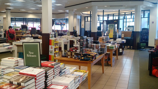 Book Store «Barnes & Noble», reviews and photos, 4801 Bethesda Ave, Bethesda, MD 20814, USA