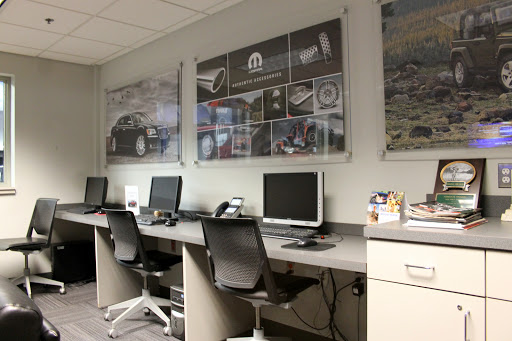 Jeep Dealer «Golling Chrysler Dodge Jeep Ram», reviews and photos, 2405 S Telegraph Rd, Bloomfield Hills, MI 48302, USA