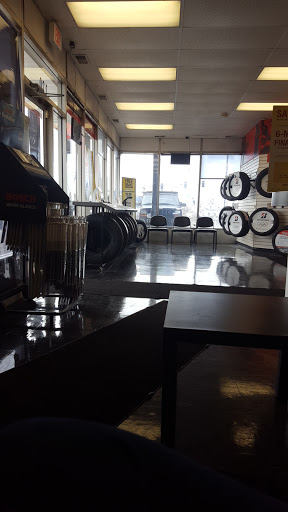 Tire Shop «Tires Plus», reviews and photos, 120 Collins Rd SE, Cedar Rapids, IA 52403, USA