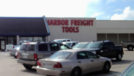 Harbor Freight Tools, 2231 S Loop 288 #131, Denton, TX 76205, USA, 