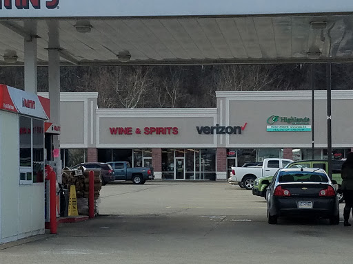 Cell Phone Store «Verizon Authorized Retailer - Wireless Zone», reviews and photos, 812 Vanderbilt Rd, Connellsville, PA 15425, USA